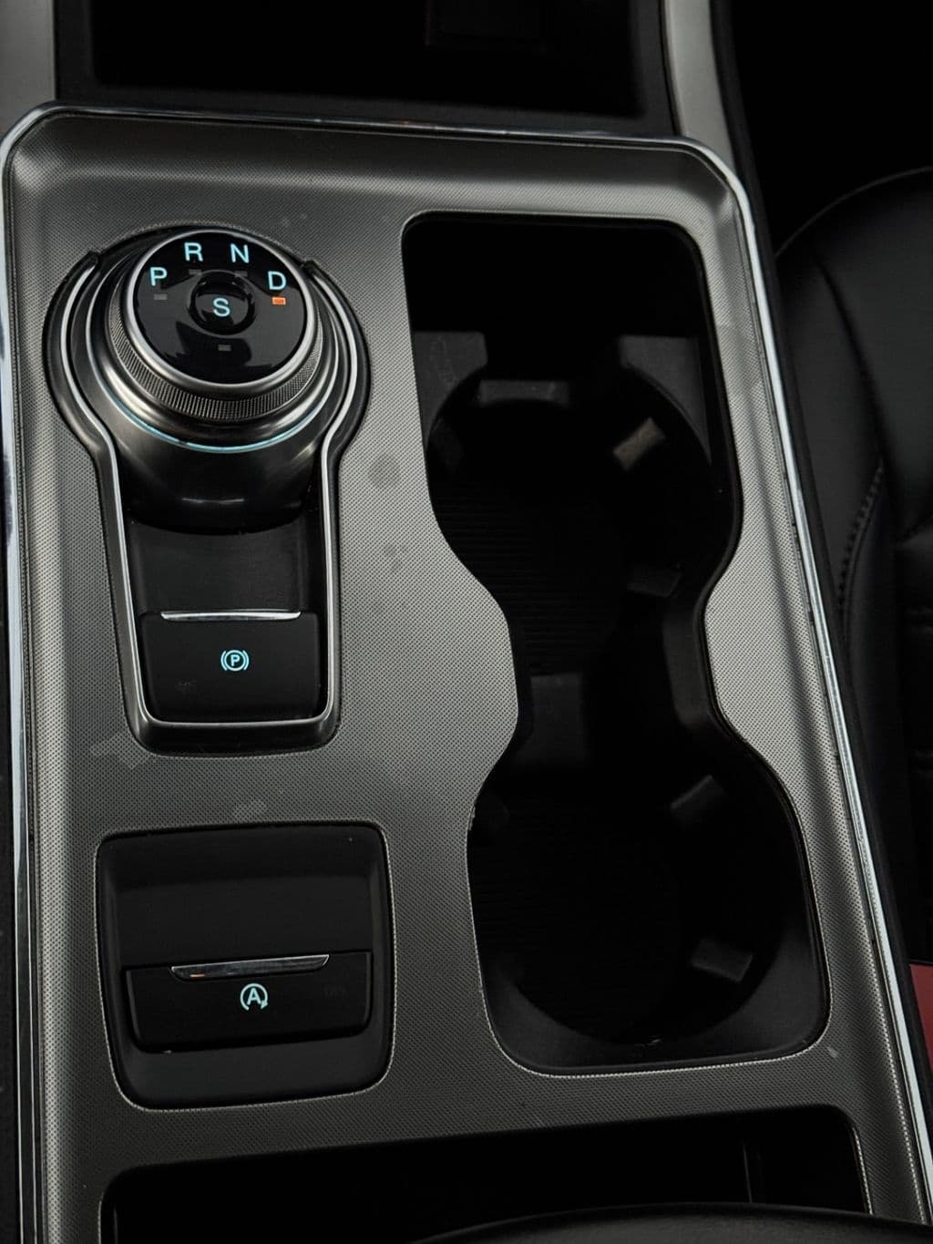 2022 Ford Edge SEL - Photo 13