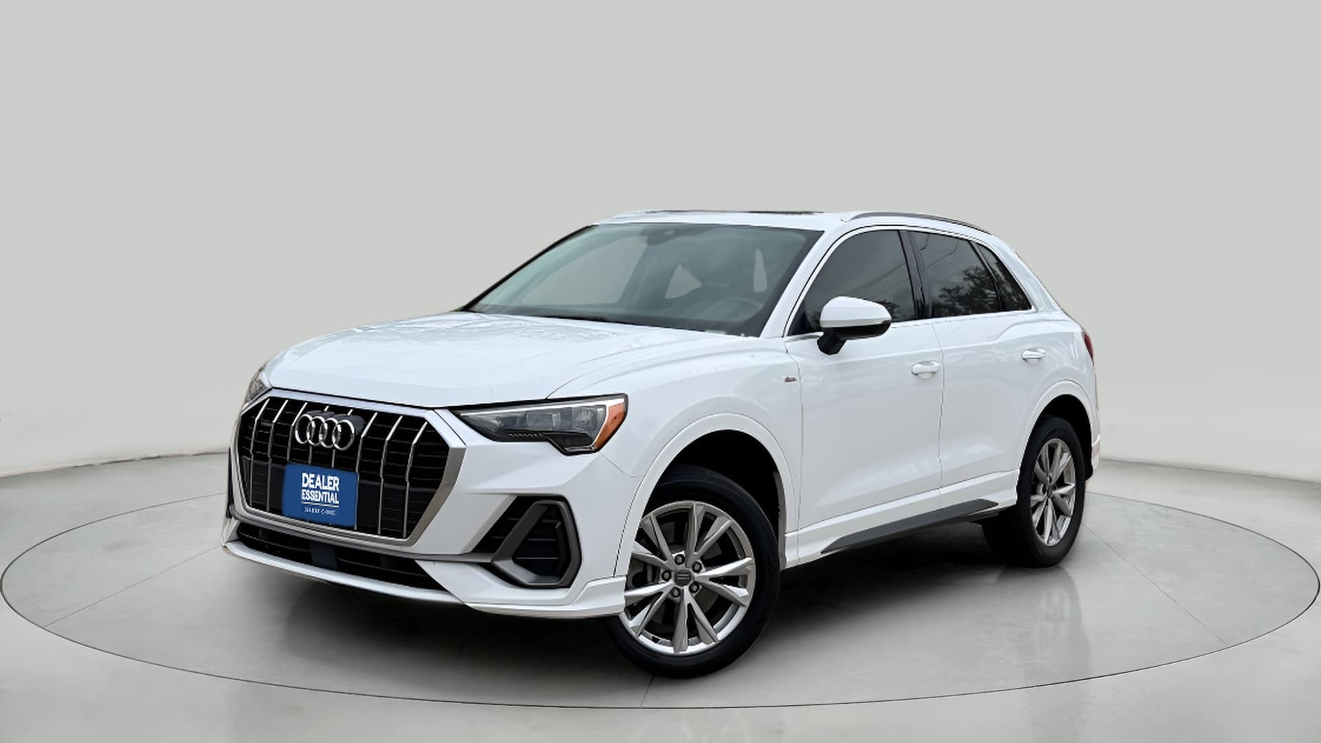 2021 Audi Q3 45 TFSI S Line Premium quattro's photo